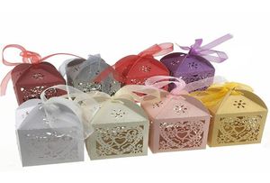 Love Heart láser Corte de cajas de regalo con cinta de bodas Favor de la bolsa Box cajas de bodas Bolsas de dulces8993499