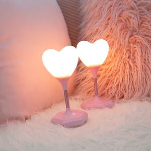 Love Heart LED Luz de mesa Carga USB Brillo Lámpara de noche táctil ajustable para niños Dormitorio Habitación Decoración de Año Nuevo
