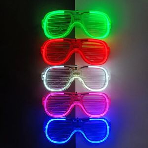 Amour coeur forme LED lunettes lumineuses Partys Halloween brillant néon fête de Noël clignotant lumière lueur lunettes de soleil verre Festival fournitures Costumes