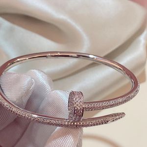 love series Bracelet Bracelet en or rose 18 carats avec diamants Bracelets de créateurs Bracelet de luxe pour hommes et femmes fête cadeau de mariage bijoux bracelets en argent Bracelet manchette à ongles