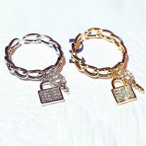 Belle clés mignons clés Charmes Anneaux de mode de luxe de luxe Diamond Zirconia Band Ring pour les femmes Girls Open Adjustable Gold Silver C240H