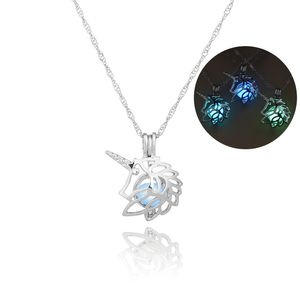 Lumineux Médaillon Licorne Pendentif CollierHollow Animal Glow In The Dark Collier pour Femmes Enfants Mode Bijoux Will et Sandy