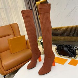 Marca de lujo para mujer Botas hasta el muslo Tacón alto 9.5 CM Botines tipo calcetín Punta estrecha Otoño Invierno Tacones en forma especial Zapatos de caballero Tamaño 35-42