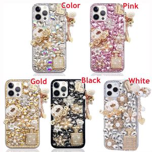 Cajas de teléfono de lujo 3D Bling Glitter Diamond para iPhone 13 12 11 Pro MAX X XS XR Colgante de coche de calabaza Hecho a mano Flores de perlas Cubierta protectora
