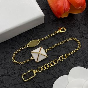 Pulsera de marca de lujo para mujer, cadena gruesa de cobre personalizada Retro, brazalete chapado en oro de 18 quilates, accesorios de mano de pastel de cobre Vintage de moda