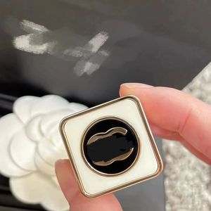 Women's Luxury Ring, Charming Designer Jewelry Ring, Unique Feminine Style, Ideal for Couples, High-Quality Gift for Valentine's Day, Thanksgiving, and Dating, Never Fades