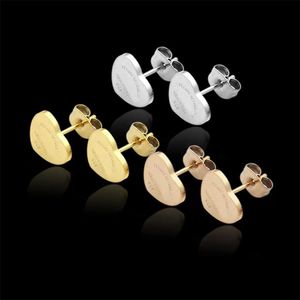 Marca de lujo T-Letter Ear Stud Pendiente Moda Mujeres simples Pendientes de corazón Diseñador Clásico 316L Titanio plateado 18K Pendiente de oro Joyería