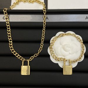 Luxe classique or et argent serrure collier bijoux de mode lettre B collier pendentif mariage pendentif collier de haute qualité avec boîte