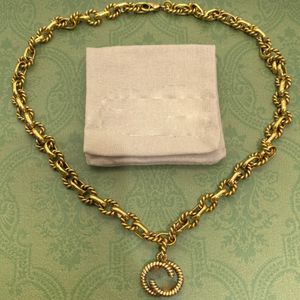 Lujo clásico Collares de oro Joyería de moda G Collares Colgantes Boda Collares pendientes de alta calidad con caja