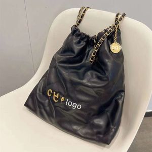 Los bolsos de diseño de lujo son baratos de vender Xiaoxiangfeng Nuevo bolso de mano de un solo hombro de gran capacidad Pu Cuero suave Textura para mujer Viaje Diagonal Cadena de letras a horcajadas