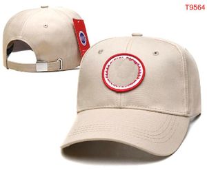 Gorra de béisbol de diseñador de lujo en la popular marca Canadá Gorras con letras El material de terciopelo es cómodo y transpirable Strapback Casquette Bonnet de cortesía A1