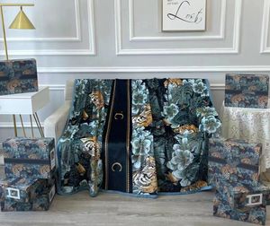 Manta de diseño de lujo, manta de sofá engrosada de invierno, manta cálida de jungla de tigre, 150 * 200 cm con caja de regalo