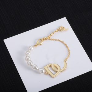Designer de luxe Bijoux Bracelets Bracer de créateur juif pour femmes Collier de créateurs Bracelets et colliers de perles populaires pour les cadeaux de mariage Nice