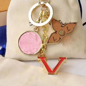 Luxury Designer Keychain Fashion Classic Brand Key Buckle Letter Design Handmade Gold Letter L Keychains Mens Womens Bag Pendant 2305233BF