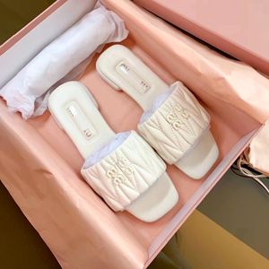 Designer Slide Femme Nappa Cuir Homme Diapositives Chaussures de plage de luxe souples Lipper Tongs plates pour les stations Bleu Rose Été Macaron Ladie Sandale avec sac à poussière