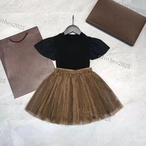 designer de luxe Nouveaux ensembles de vêtements Filles de mode jupe de gaze mignonne coton 2023 costume deux pièces logo de la marque cci enfants Puff Sleeve chemises habillées tshirt costumes Vêtements de bébé