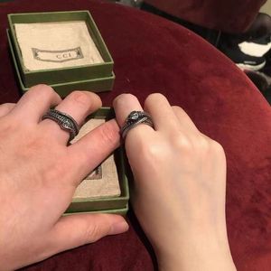 Nuevo anillo clásico hermoso y de moda de diseñador de lujo para hombres y mujeres, regalos de reuniones sociales