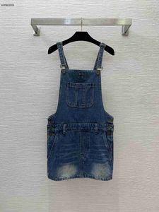 Vestido de lujo Marca Vestidos de mujer Diseñador Denims Falda Moda para mujer Logo Denim babero falda vestido jeans Mar 08