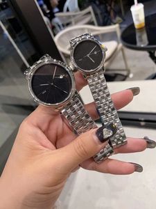 Reloj de lujo para amantes de la moda Movimiento de cuarzo multifunción de alta calidad 40 mm para hombres 30 mm para mujeres