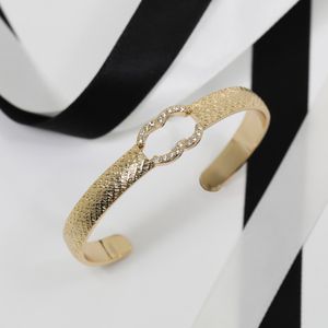 Femmes de mode de luxe Mariage Bright Gold Diamond Double Lettre en strass Bracelet Open-coupe