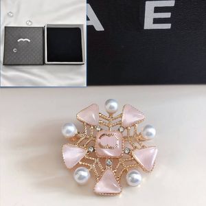 Luxury Gold Boutique Broch Brand Designer Cherry Blossom Broche Rosa Broche Romántico Regalo de amor encantador Broche de niña linda con Regalo Boutique Boutique