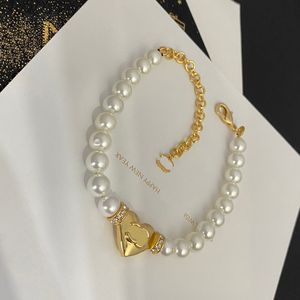 Bracelet de bracelet en or de luxe Design en forme de cœur pour filles à la mode bracelet de haute qualité bijoux de haute qualité