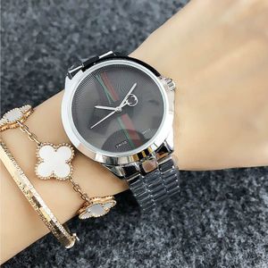 Luxury GU Brand New Watch Woard Femme Girl Style Metal Logo Band Steel Band Quartz Wrist Watches Wholesale Livraison gratuite Dropshipping