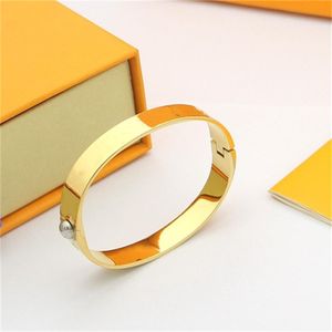 Bijoux de luxe femme câble bracelet brassard femmes mens designer or bracelet célèbre marque titane 316L acier inoxydable fiançailles bracelets de mariage pour les femmes