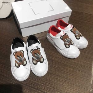 Luxury Kids Sneakers Bear Sticker Baby Shoes Taille 26-35 Boîte Protection Boucle Boucle Girls Chaussures Black Red Designer Boys Chaussures 24Pril