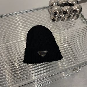 Gorro tejido de lujo, gorro de diseñador para mujer, gorro tejido con telaraña, gorro de esquí personalizado para hombre, jersey térmico para exteriores, gorro para el frío