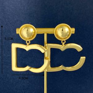 Letras de lujo Pendiente de aro DiG Pendiente Diseñador para mujer Hombre Oro Plata Aros Diseñadores Joyas Encanto Cuelga Anillos de oreja Orecchini Huggie