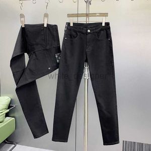 Jeans de luxe pour hommes jeans de créateur Automne / Hiver Nouveaux Jeans Marque de mode Coupe droite Lavage élastique Haut de gamme Pantalon de luxe léger pour hommes