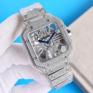 Reloj de cuarzo para hombres de lujo 39.8 mm Correa de acero inoxidable Hollowed Diamond Inlay Diseño impermeable Diseño de la vida de la vida de la vida en caliente