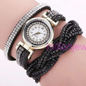 Luxury Mens Watch Femmes Bracelet à bague en diamant Femmes Womens avec Diamond Twist Woven Quartz