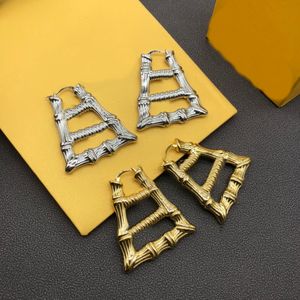 Lujo Nuevo diseño Mujeres Esmalte Espárragos Pendientes F Letra Pendientes Latón Patrón trapezoidal Chapado en oro Diseñador Joyería Cumpleaños Fiesta festiva Regalos de Navidad FE1 --10