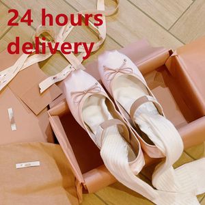 Luxury Paris Ballet Diseñador de moda Professional Dance Zapatos Satinatina Plataforma Bownot Bowknot Seda de color rojo de color Round Sandalias planas para mujeres