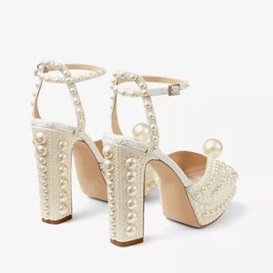 Luxe Perle Pompes Sandales Chaussures De Mariée Robe Chaussures De Mariage Plat Été Designer Slingbacks Luxe Satin Plate-Forme Pompes Femmes Blanc Talons Hauts Dames Pompe Eu35-43