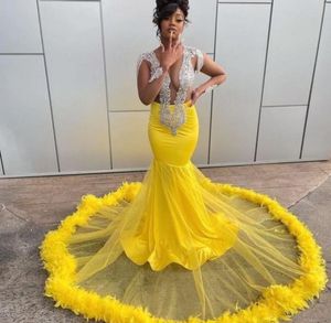 Robes de bal de luxe 2023 avec plume élégante sirène filles noires dos ouvert robe de soirée trompette danse robes de fête d'anniversaire jaune belle robe formelle Aso Ebi