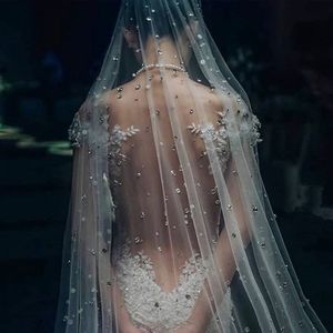 Velos de novia de longitud de catedral de diamantes de imitación de lujo, piezas de cabello con cuentas de una capa para boda con peine