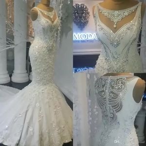 Strass de luxe Cristaux Robes de mariée 3D Fleurs Dentelle Appliquée Magnifique Robes de mariée Mariage Mariage Custom Long Train Pays Mariages BC0391