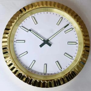 Reloj de pared de lujo Metal Moda Relojes de pared dorados Arte breve Reloj grande Sala de estar Cuarzo silencioso Reloj De Pared Oro Decoración del hogar Luminoso 13.5 pulgadas