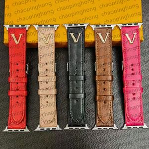 Bracelets de montre de luxe pour Apple Watch Series 8 7 5 4 3 SE Band iWatch Bands 49mm 42mm 44mm 38mm Fashion PU Leather Gaufrage Metal Letter Bracelet Brassard Smart Straps
