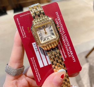 Montres de luxe Femmes classiques de créatrice élégante montre Panthere Fashion Quartz Move Watchs Square Tank Femmes Gold Silver Watches Montre de Luxe Business C318