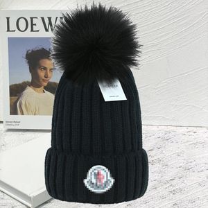 Chapeau tricoté de luxe pour femmes, bonnet de styliste, bonnet tricoté en laine chaude, boule de cheveux