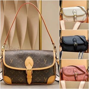 Diseñador de lujo Bolsas de moda Bolso de hombro Totes Cuero real Lujos Flor antigua Bolso Baguette Gran capacidad Correa de lona Letras en relieve Bolsa colorida Dhgate