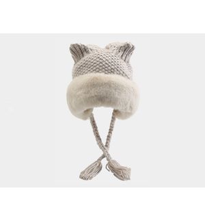 M403 nouveau hiver chaud femmes tricoté chapeau doux belle oreille casquette tresse fausse fourrure polaire en peluche coton chapeaux