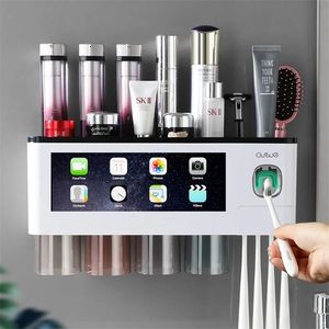 Porte-brosse à dents à adsorption magnétique Presse-dentifrice automatique Étagères de rangement pour la maison Ensembles d'accessoires de salle de bain muraux 210904