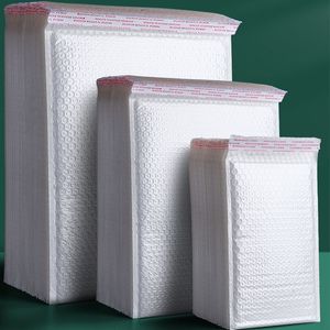 Sacs de courrier 50pcs enveloppe en mousse blanche enveloppes à bulles en gros avec différentes spécifications envoyer emballage doux 221128