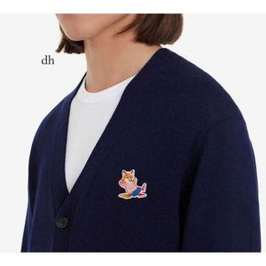 Maison Kitsune Broidered Wool Knits Cardigan V-Neck Sweater Femme Fashion Fashion Warm Usure Bouton 100% en laine tricotée 49