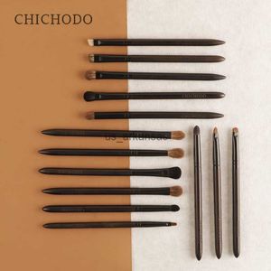 Pinceles de maquillaje CHICHODO Pinceles de maquillaje de ojos de lujo Serie de tinta Top Animal Hair Ebony Handle Incluye sombra de ojos Eyebrow Eyeliner Lip Brush HKD230821